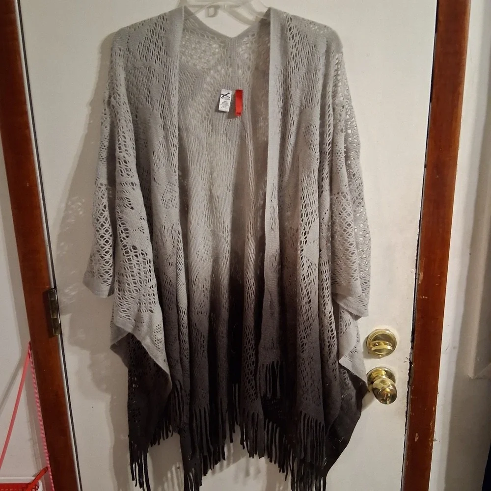 Witchy Boho Whimsigoth Knit Fringe Shawl Black Gray Ombre EUC‎ OSFM